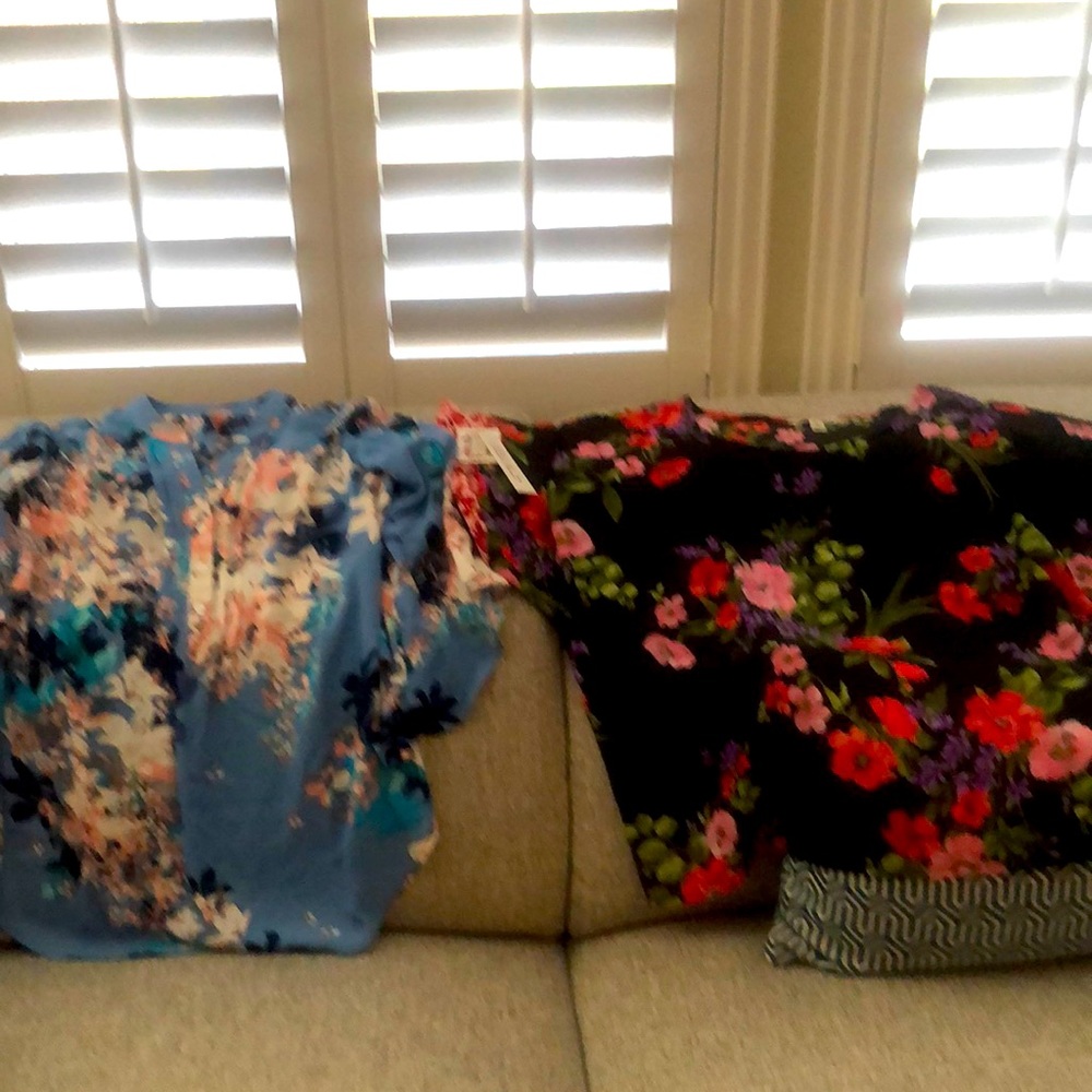 Two new pioneer woman’s blouses.  Both medium